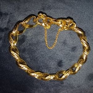 STUNNING Monet Vintage Gold Chain Link Bracelet
